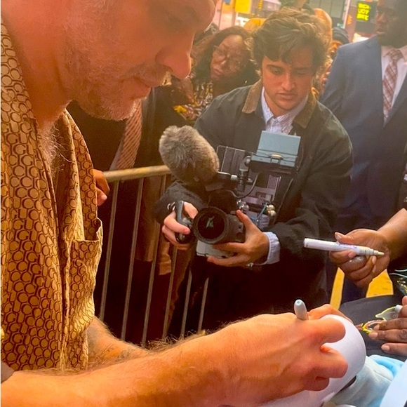 Venom autograph with poster - Picture 2 of 6